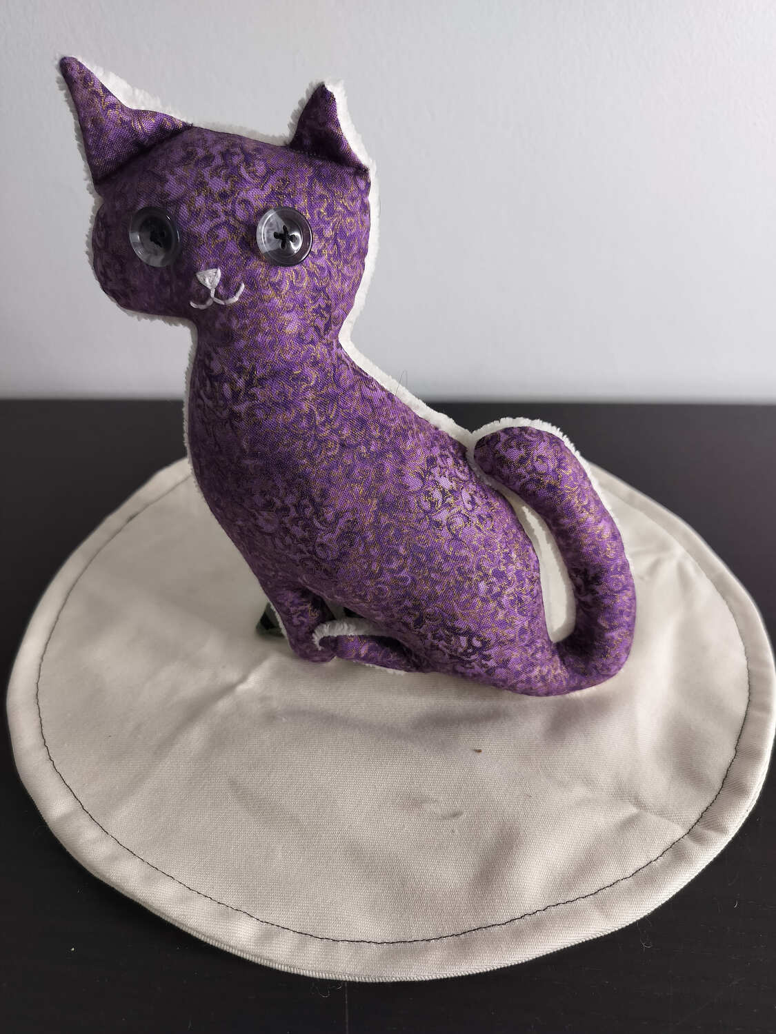 Peluche chat artisanale romantique et précieux - Pièce unique Modèle Violet et Doré
