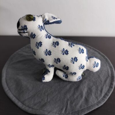 Peluche lapin artisanale bucolique - Modèle exclusif fleuri