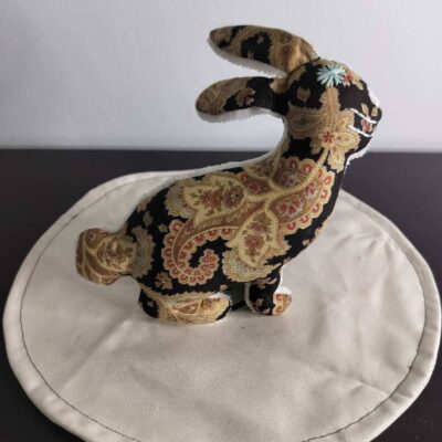 Peluche lapin artisanale Cachemire - Modèle exclusif Sophistiqué Brodé