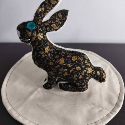 Peluche lapin artisanale baroque - Modèle exclusif noir et doré