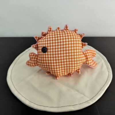 Peluche poisson globe artisanale vichy orange - Création exclusive carreaux vitaminés et rétro