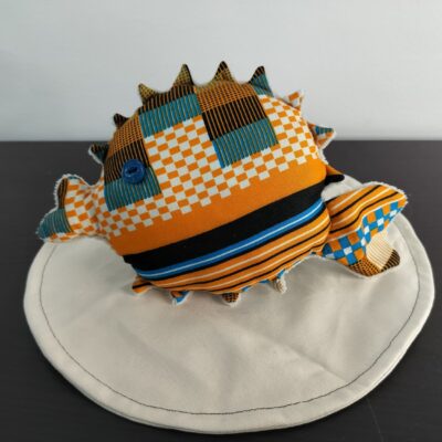 Peluche poisson globe artisanale wax orange - Création exclusive motifs géométriques traditionnels et colorés