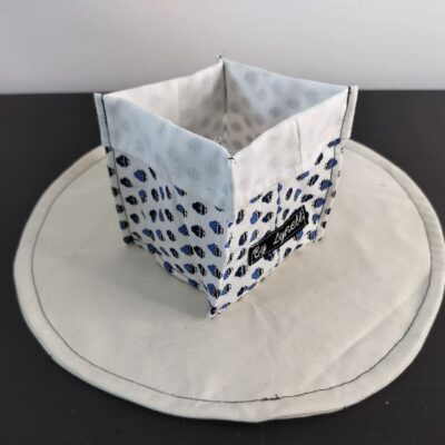 Vide-poche en tissu abstrait et épuré