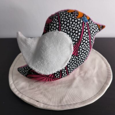 Peluche oiseau wax rose, finition Brodé et tissu éponge blanc.